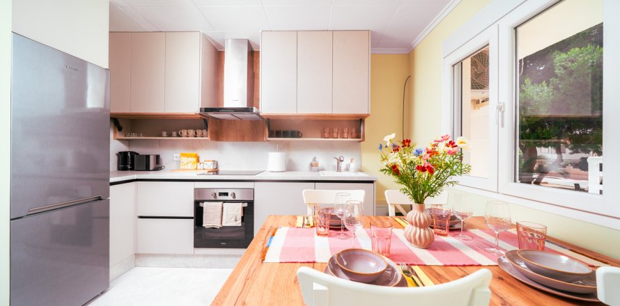 Apartment in La Veleta, Alicante, Spain 2 bedrooms, No. 190344