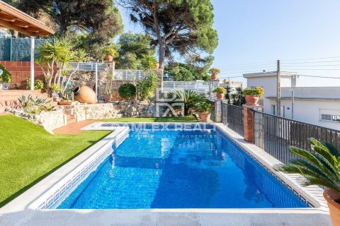 House à vendre à Lloret de Mar, Girona, Espagne, 3 chambres, 168 m2 No. 177188 - photo 2
