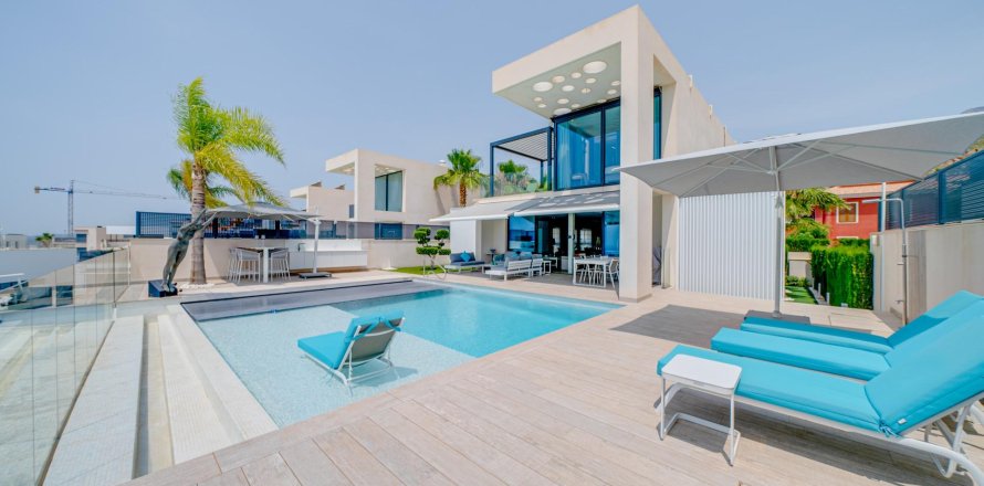 Villa in Finestrat, Alicante, Spain 5 bedrooms, 242 sq.m. No. 165241