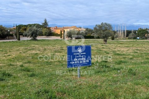Tontti Peralada, Girona, Espanja 5728 m2 No. 159537