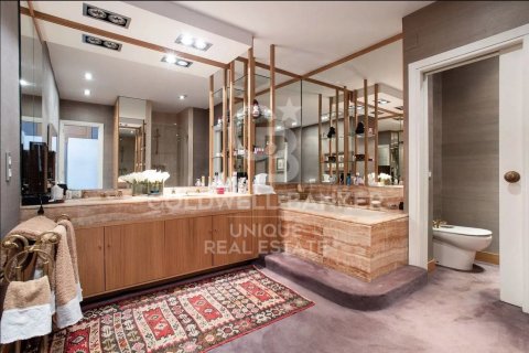 Duplex for sale in Madrid, Spain 4 bedrooms, 378 sq.m. No. 159536 - photo 9