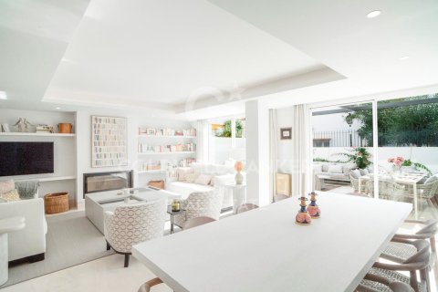Продажа дома в Марбелья, Малага, Испания 4 спальни, 220м2 №159533 - фото 5