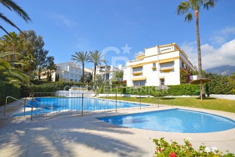 Hus i Marbella, Malaga, Spanien 4 sovrum, 220 kvm. Nr. 159533