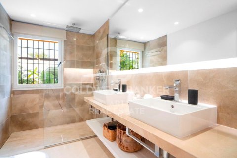 Продажа дома в Марбелья, Малага, Испания 4 спальни, 220м2 №159533 - фото 15