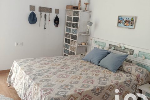 Apartment for sale in Barcelona, Spain 4 bedrooms, 121 sq.m. No. 152954 - photo 25