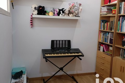 Apartment for sale in Barcelona, Spain 4 bedrooms, 121 sq.m. No. 152954 - photo 23