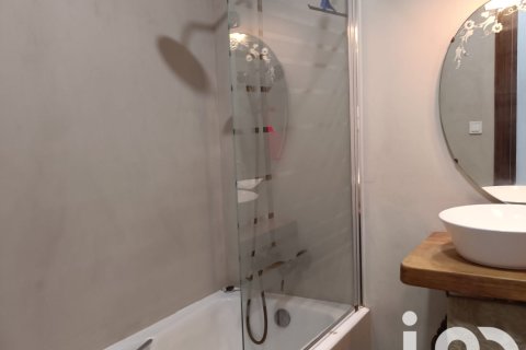 Apartment for sale in Barcelona, Spain 4 bedrooms, 121 sq.m. No. 152954 - photo 18