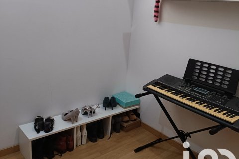 Apartment for sale in Barcelona, Spain 4 bedrooms, 121 sq.m. No. 152954 - photo 21