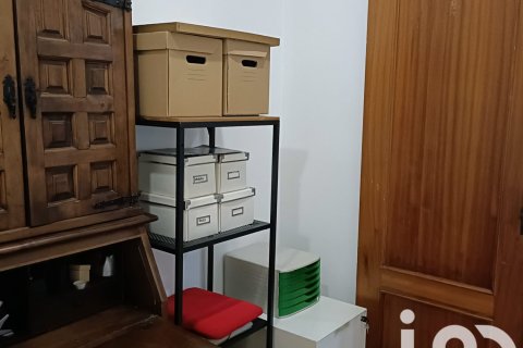 Apartment for sale in Barcelona, Spain 4 bedrooms, 121 sq.m. No. 152954 - photo 12