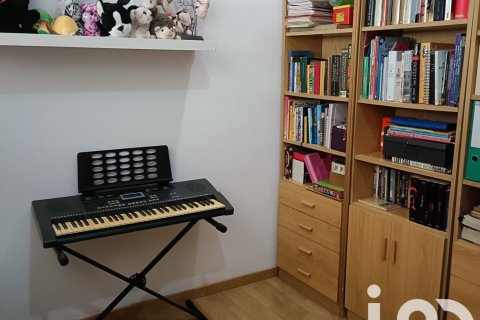 Apartment for sale in Barcelona, Spain 4 bedrooms, 121 sq.m. No. 152954 - photo 24