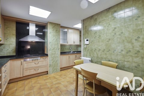 Lägenhet till salu i Barcelona, Spanien 4 sovrum, 147 kvm. Nr. 152950 - foto 20