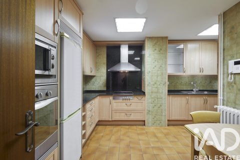 Lägenhet till salu i Barcelona, Spanien 4 sovrum, 147 kvm. Nr. 152950 - foto 19