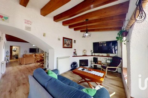 Dom w El Vendrell, Tarragona, Hiszpania 4 sypialnie, 277 mkw. nr 152948 – zdjęcie 23