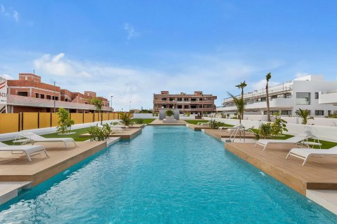 Huoneisto myytävänä Los Alcazares, Murcia, Espanja, 3 makuuhuonetta, 81 m2 No. 151578 - kuva 6