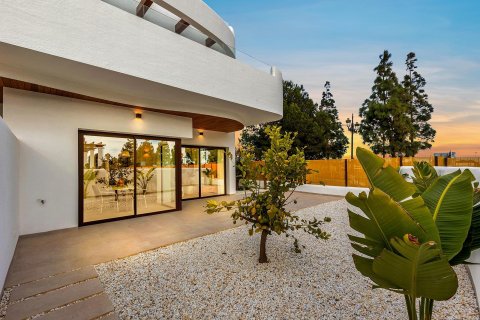 Huoneisto myytävänä Los Alcazares, Murcia, Espanja, 3 makuuhuonetta, 81 m2 No. 151578 - kuva 4