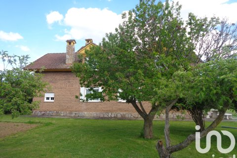 Dzīvoklis pārdošanā Garrafe de Torio, Leon, Spānijā 6 istabas, 270 m2 Nr. 173348 - attēls 10