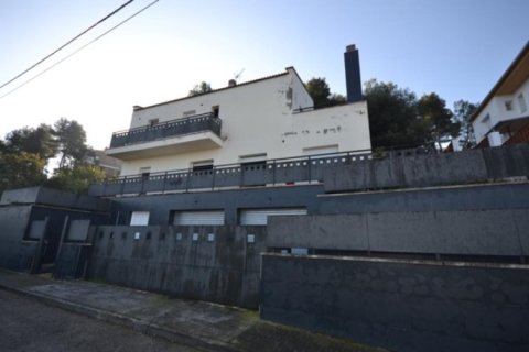 Appartamento a Gelida, Barcelona, Spagna 4 camere da letto, 450 mq. N° 167166