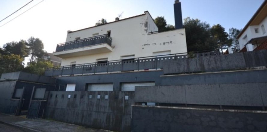 Appartamento a Gelida, Barcelona, Spagna 4 camere da letto, 450 mq. N° 167166
