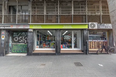 Retail store in Barcelona, Spain 93 sq.m. No. 167162