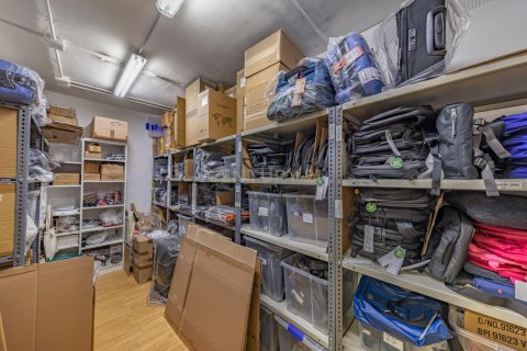 Retail store for sale in Barcelona, Spain 93 sq.m. No. 167162 - photo 11