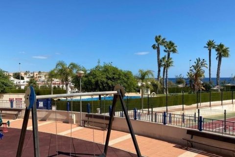 Apartamento en venta en Pilar de la Horadada, Alicante, España 2 dormitorios, 84 m2 No. 180999 - foto 8