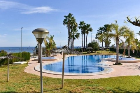 Apartamento en venta en Pilar de la Horadada, Alicante, España 2 dormitorios, 84 m2 No. 180999 - foto 28