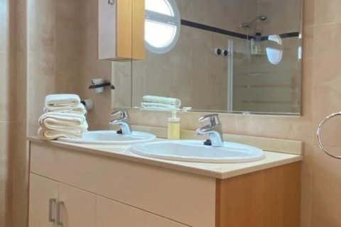 Apartamento en venta en Pilar de la Horadada, Alicante, España 2 dormitorios, 84 m2 No. 180999 - foto 9