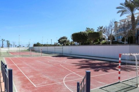 Apartamento en venta en Pilar de la Horadada, Alicante, España 2 dormitorios, 84 m2 No. 180999 - foto 2