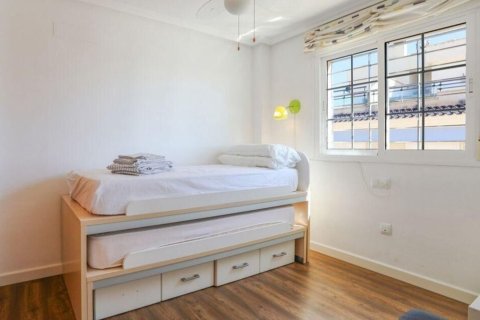 Apartamento en venta en Pilar de la Horadada, Alicante, España 2 dormitorios, 84 m2 No. 180999 - foto 4