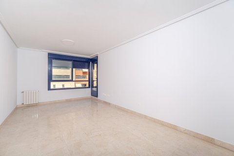 Apartamento en venta en Alicante, España 3 dormitorios, 122 m2 No. 181000 - foto 7