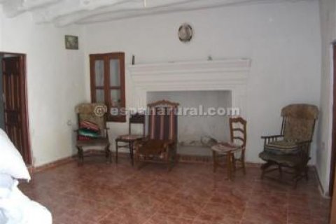 Māja pārdošanā Baza, Granada, Spānijā 3 istabas, 100 m2 Nr. 184190 - attēls 2