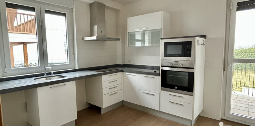 Talo Valverde de la Virgen, Leon, Espanja 4 makuuhuonetta, 258 m2 No. 153696