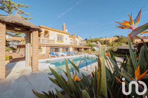 Дом в Ринкон-де-ла-Виктория, Малага, Испания 6 спален, 244м2 №153695