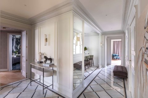 Apartament w L'Eixample, Barcelona, Hiszpania 4 sypialnie, 201 mkw. nr 171972 – zdjęcie 7