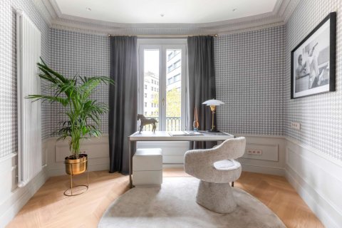 Apartament w L'Eixample, Barcelona, Hiszpania 4 sypialnie, 201 mkw. nr 171972 – zdjęcie 18