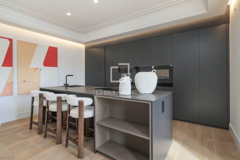 Apartamento en venta en Barcelona, España 4 dormitorios, 273 m2 No. 150804 - foto 14