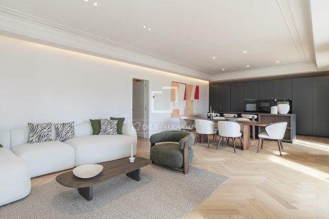 Apartamento en venta en Barcelona, España 4 dormitorios, 273 m2 No. 150804 - foto 2