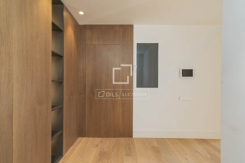 Apartamento en venta en Barcelona, España 4 dormitorios, 273 m2 No. 150804 - foto 12