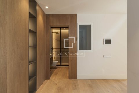 Apartamento en venta en Barcelona, España 4 dormitorios, 273 m2 No. 150804 - foto 22
