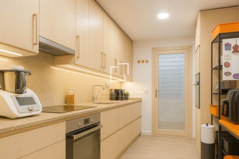 Dzīvoklis pārdošanā Sant Just Desvern, Barcelona, Spānijā 3 istabas, 102 m2 Nr. 150806 - attēls 2