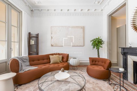 Apartament w Barcelona, Hiszpania 3 sypialnie, 195 mkw. nr 150810 – zdjęcie 7