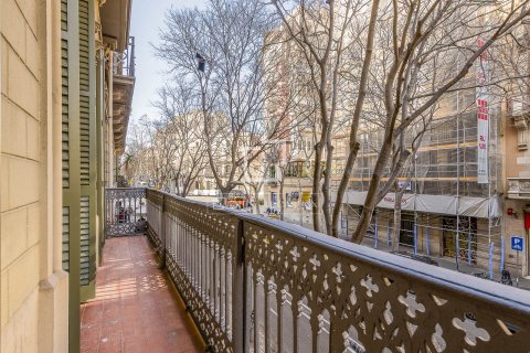 Apartament w Barcelona, Hiszpania 3 sypialnie, 195 mkw. nr 150810 – zdjęcie 30