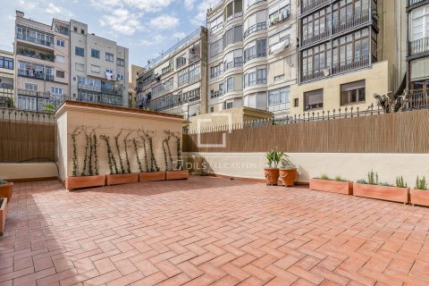 Apartament w Barcelona, Hiszpania 3 sypialnie, 195 mkw. nr 150810 – zdjęcie 18