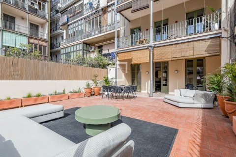 Apartament w Barcelona, Hiszpania 3 sypialnie, 195 mkw. nr 150810 – zdjęcie 3