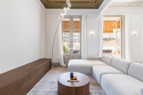 Apartament w Barcelona, Hiszpania 3 sypialnie, 195 mkw. nr 150810 – zdjęcie 9