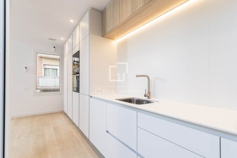 Lägenhet till salu i Barcelona, Spanien 4 sovrum, 105 kvm. Nr. 150805 - foto 17