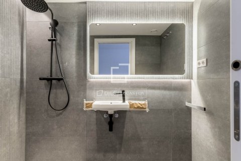 Lägenhet till salu i Barcelona, Spanien 4 sovrum, 105 kvm. Nr. 150805 - foto 27