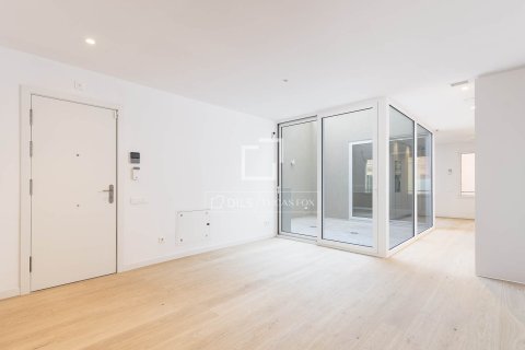 Lägenhet till salu i Barcelona, Spanien 4 sovrum, 105 kvm. Nr. 150805 - foto 2