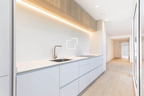 Lägenhet till salu i Barcelona, Spanien 4 sovrum, 105 kvm. Nr. 150805 - foto 18