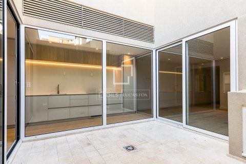 Lägenhet till salu i Barcelona, Spanien 4 sovrum, 105 kvm. Nr. 150805 - foto 12